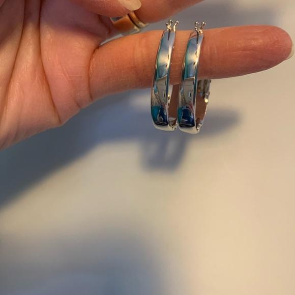 💰3 for 15💰 Multi colored lever back hoops - Picture 7 of 7